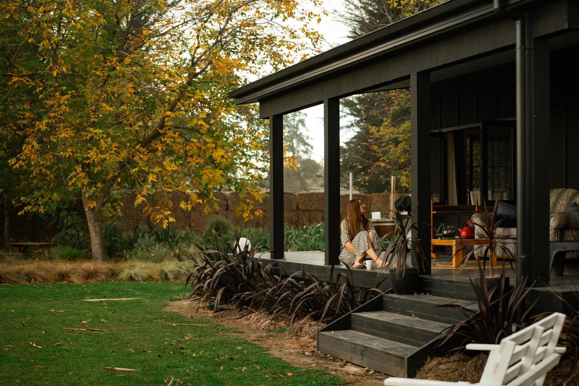 Country house Fiery Peak Eco-retreat With Wood-fired Hot Tub